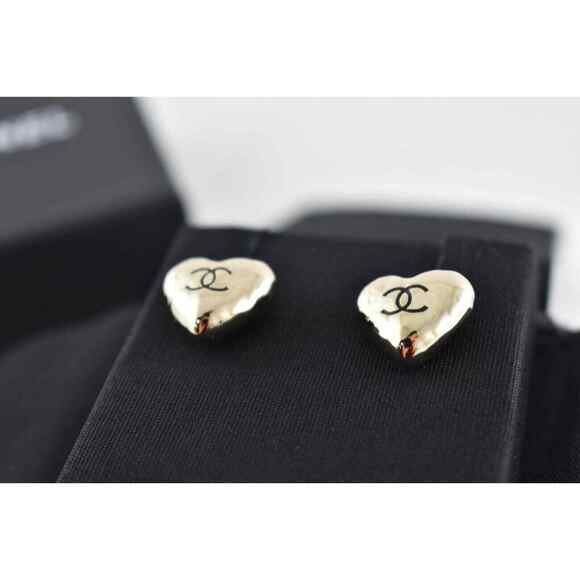 Chanel 22C Heart Shape Gold Black CC Interlocking Logo Statement Stud Earrings - Picture 7 of 12